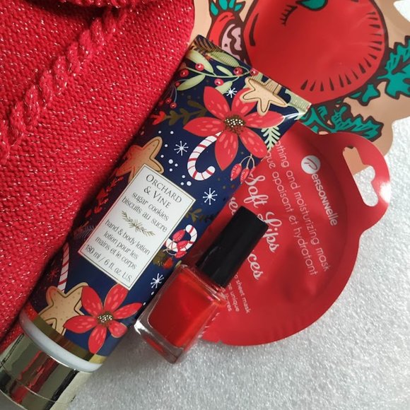 🔴RED BOX🎄 Mystery Santa’s 🎅 Christmas Gift Box 🎄 📦 - Picture 7 of 7